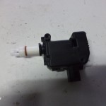 Actuator deschidere portbagaj VOLKSWAGEN GOLF 4