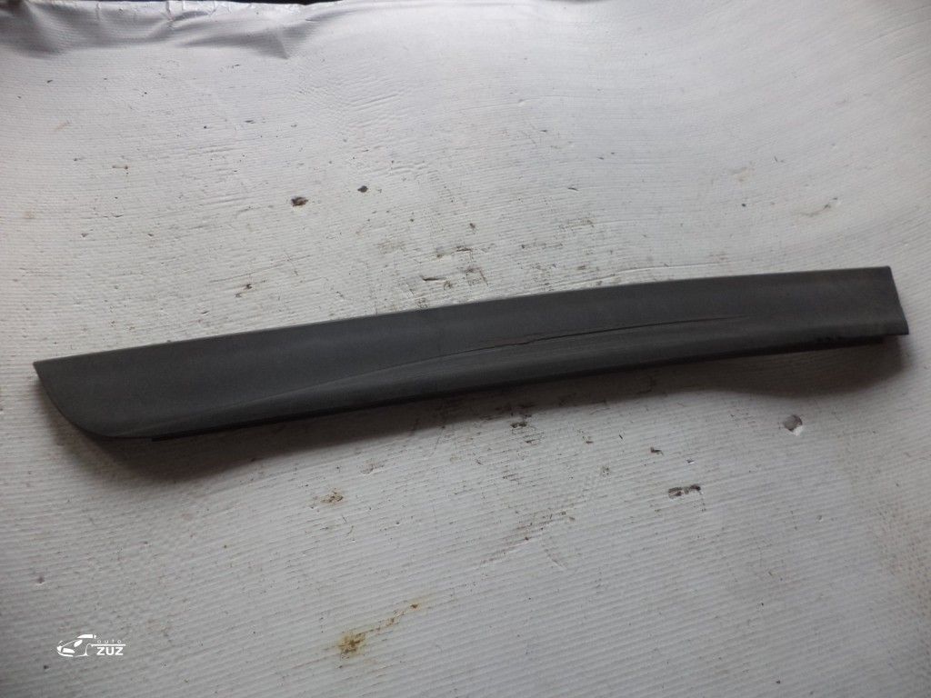 Bandou usa AUDI A4 - 8E0853970