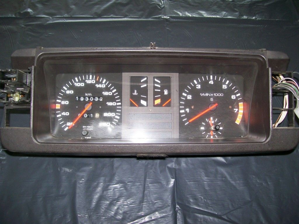 CEAS BORD AUDI 80 - 81117331