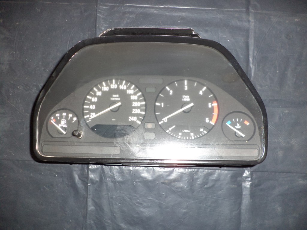 CEAS BORD BMW E34 - 8359354