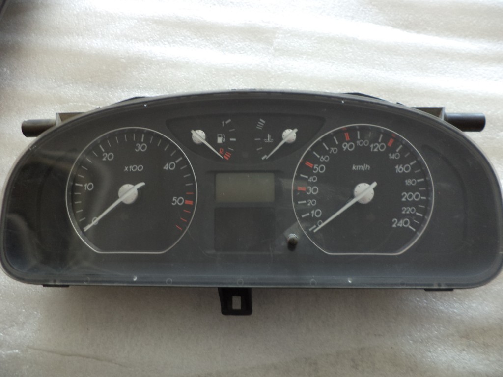 CEAS BORD RENAULT LAGUNA 2 - 82000