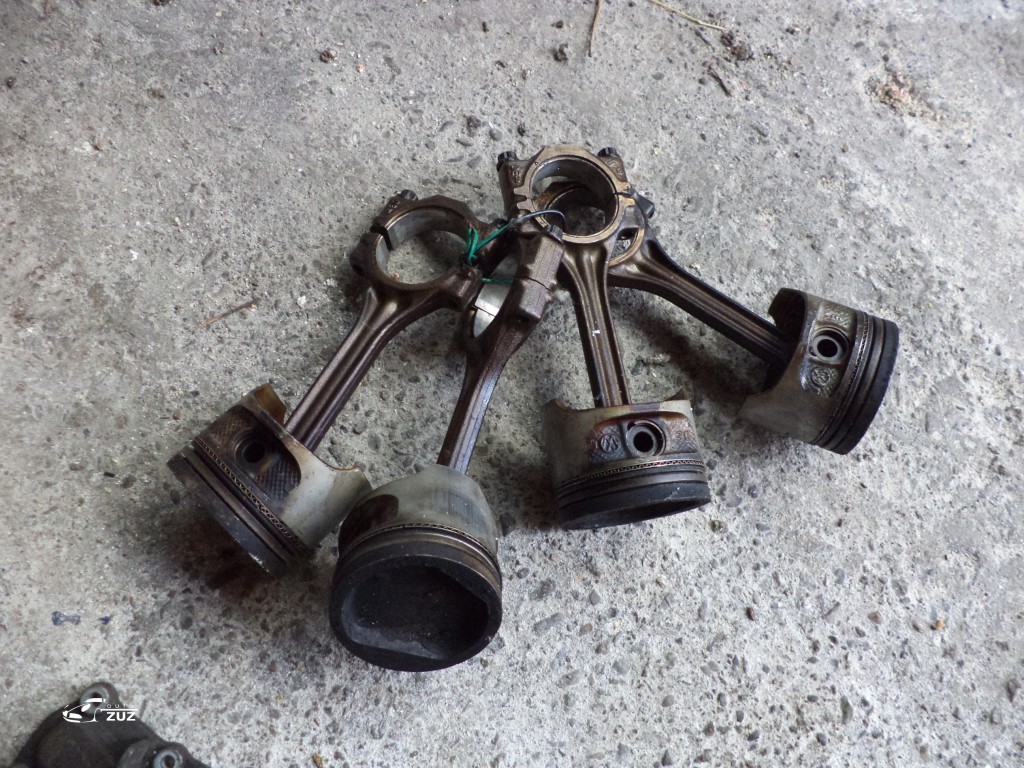 Piston cu biela SKODA 1.6